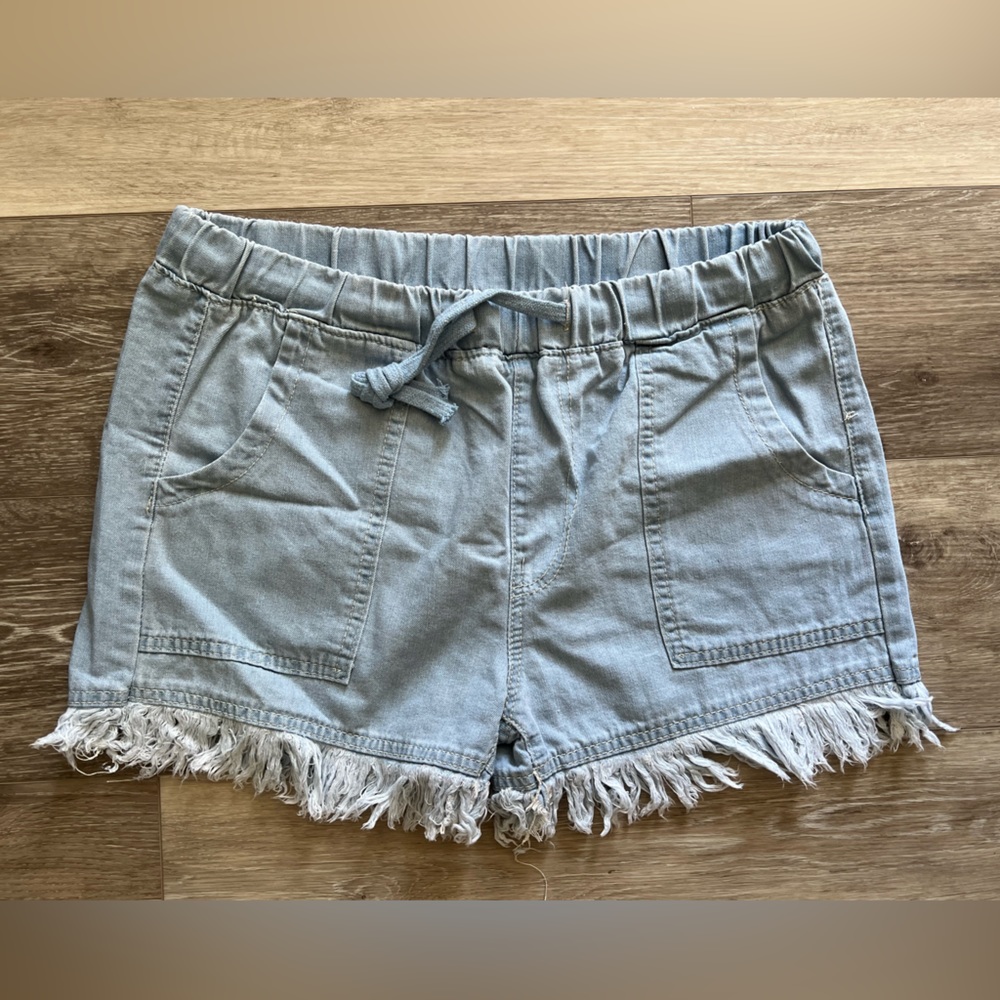 Brand New Elastic Waist Fray Jean Shorts!